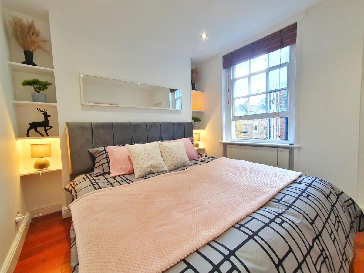 Central London Gem: Modern&Cozy Apartment ภายนอก รูปภาพ