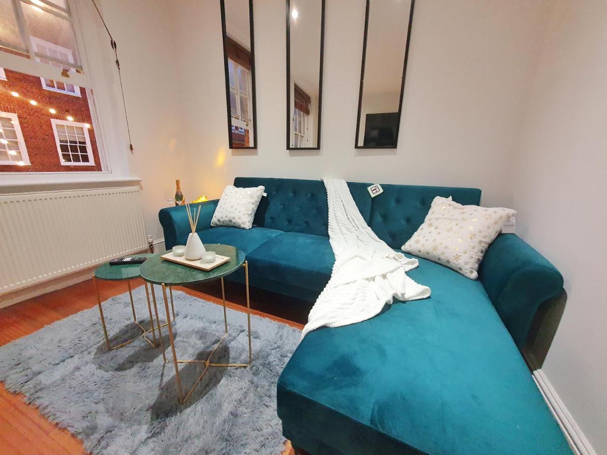 Central London Gem: Modern&Cozy Apartment ภายนอก รูปภาพ