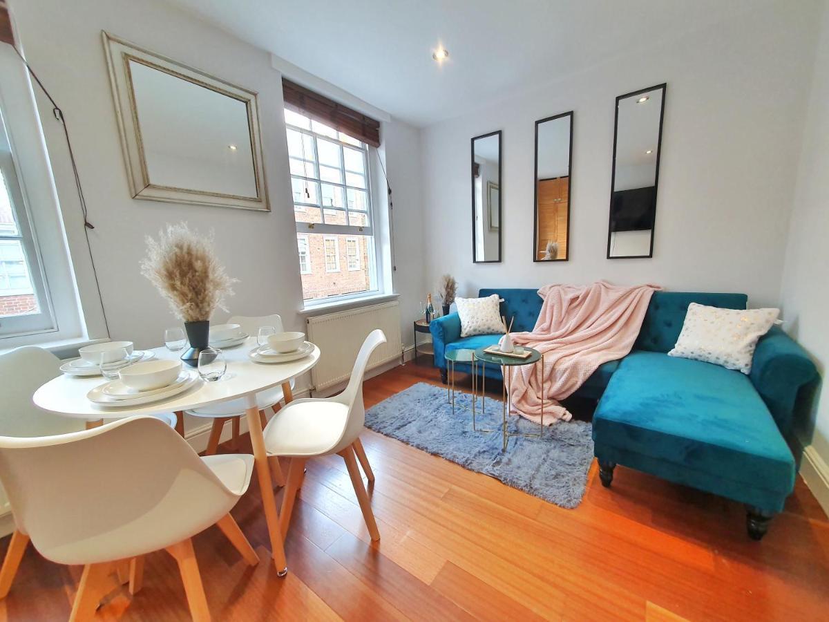 Central London Gem: Modern&Cozy Apartment ภายนอก รูปภาพ