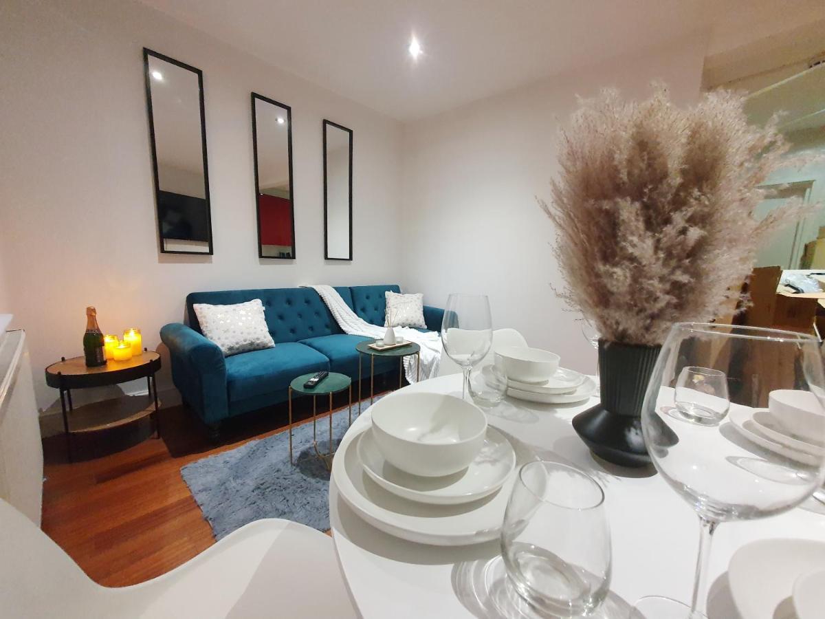 Central London Gem: Modern&Cozy Apartment ภายนอก รูปภาพ