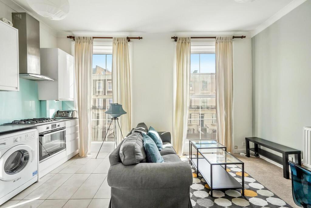 Central London Gem: Modern&Cozy Apartment ภายนอก รูปภาพ